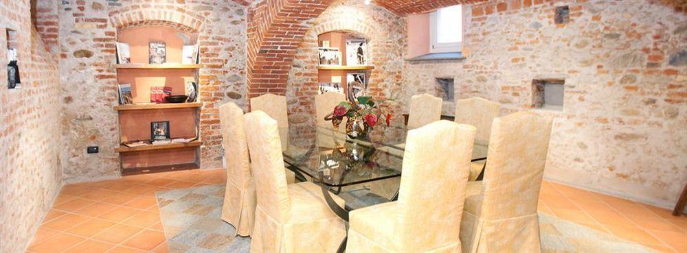 Hotel Palazzo Di Mezzo Carrù Екстериор снимка