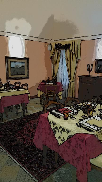 Hotel Palazzo Di Mezzo Carrù Екстериор снимка